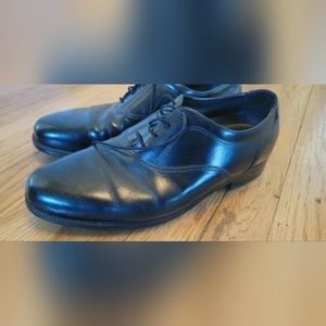 Florsheim Comfortech dress shoes